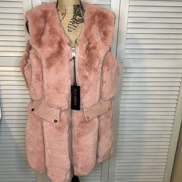 NWT Pink Faux Fur & Faux Leather Zip Front Vest - Size XL - Picture 1 of 11